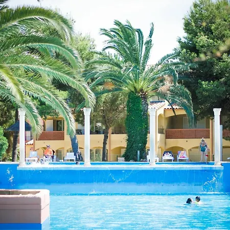 With One Bedroom In Canet-en-roussillon, With Pool Access An *